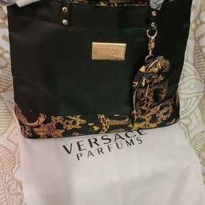 New VERSACE PARFUMS WOMANS BLACK AND GOLD TOTE PURSE AND WEEKENDER BAG